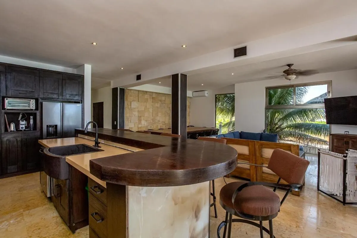 Villa Asisi, Luxury Beachfront In Xpu-Ha Haven מקסיקו